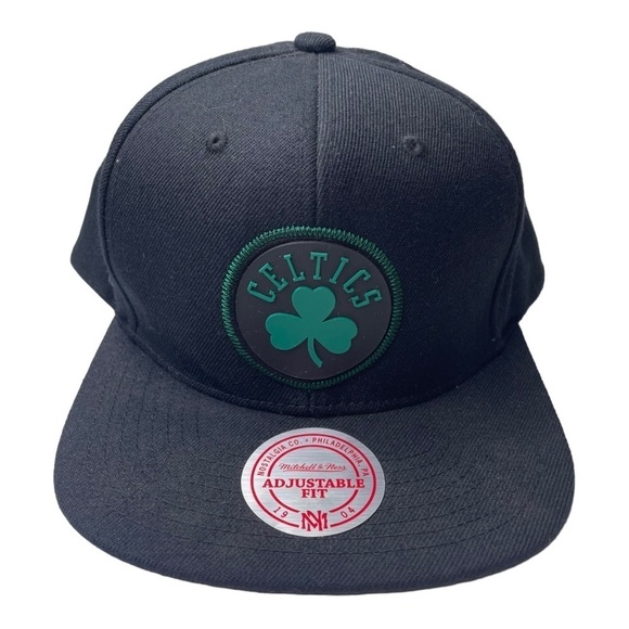 Mitchell & Ness Boston Celtics Black SnapBack Wool Hat - Picture 1 of 5